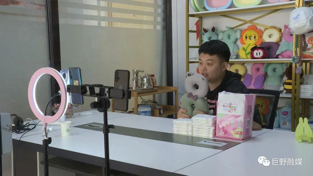 凤观 | 菏泽消费增速何以领跑全省?7.6%背后的“活力密码”